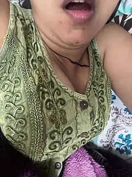Snapshot of raavigirl chatting on July 7, 7:50 pm raavigirl online show from July 7, 7:50 pm
