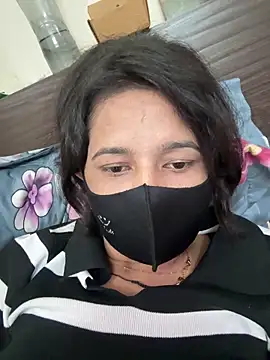 raavigirl online show from February 26, 6:13 am