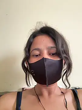 raavigirl online show from March 13, 3:33 am