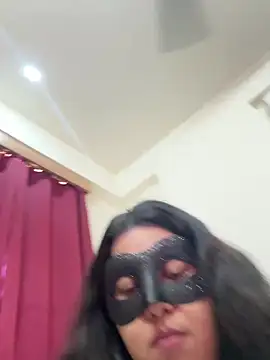 raavigirl online show from April 4, 10:44 am