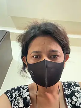 raavigirl online show from February 25, 2:45 am