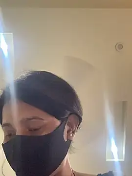 raavigirl online show from March 15, 8:21 am