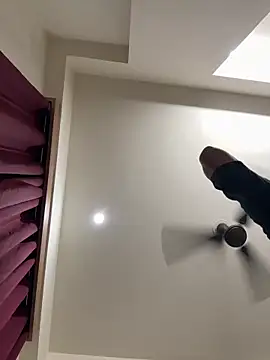 raavigirl online show from April 3, 8:37 pm