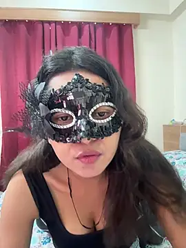 raavigirl online show from April 18, 10:28 am