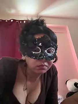 raavigirl online show from April 25, 10:51 am