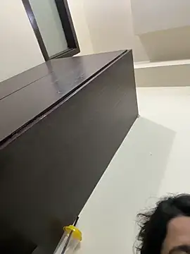 raavigirl online show from March 13, 3:39 pm