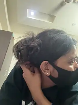 raavigirl online show from March 11, 6:13 pm