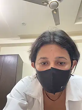 raavigirl online show from February 23, 4:40 pm