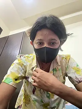 raavigirl online show from February 21, 9:33 am