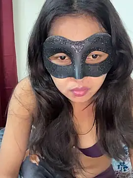 raavigirl online show from April 11, 9:07 pm