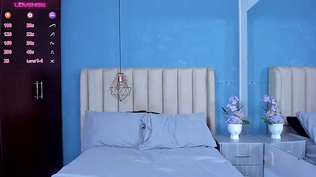 Snapshot of Hilary_dolce chatting on February 23, 2:24 am Hilary dolce online show from February 23, 2:24 am