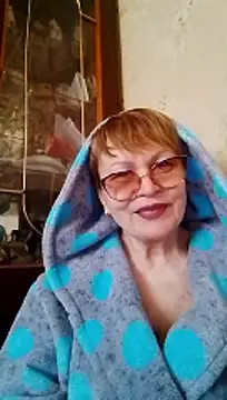 SophieBurns online show from April 5, 10:00 am