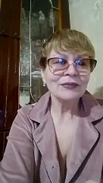 Snapshot of SophieBurns chatting on May 12, 10:43 am SophieBurns online show from May 12, 10:43 am