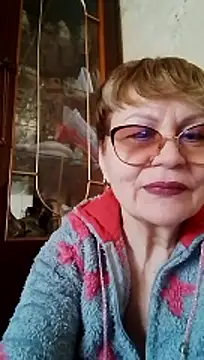 SophieBurns online show from April 13, 8:29 am