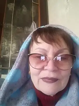 Snapshot of SophieBurns chatting on February 25, 11:10 am SophieBurns online show from February 25, 11:10 am