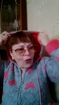 SophieBurns online show from March 15, 1:07 pm