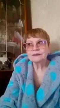 SophieBurns online show from April 10, 10:33 am