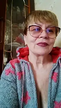 Snapshot of SophieBurns chatting on May 8, 9:46 am SophieBurns online show from May 8, 9:46 am