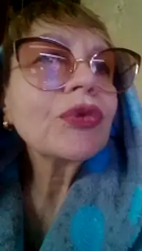 SophieBurns online show from April 1, 10:05 am