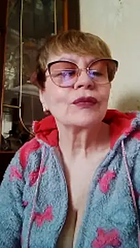 Snapshot of SophieBurns chatting on May 3, 8:19 am SophieBurns online show from May 3, 8:19 am