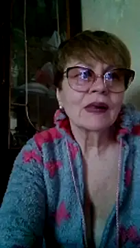 Snapshot of SophieBurns chatting on May 6, 12:42 pm SophieBurns online show from May 6, 12:42 pm