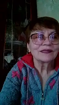 SophieBurns online show from March 28, 1:34 pm