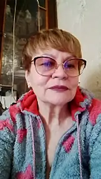 Snapshot of SophieBurns chatting on April 22, 11:39 am SophieBurns online show from April 22, 11:39 am