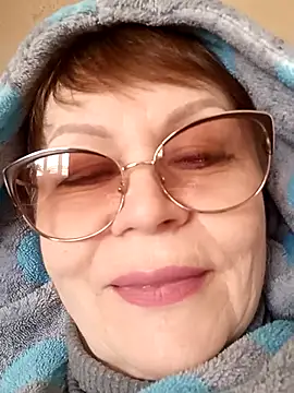 Snapshot of SophieBurns chatting on March 1, 10:04 am SophieBurns online show from March 1, 10:04 am