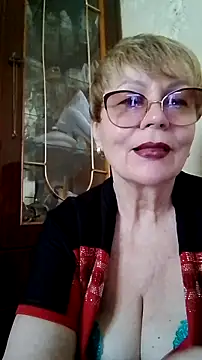 Snapshot of SophieBurns chatting on July 10, 10:48 am SophieBurns online show from July 10, 10:48 am