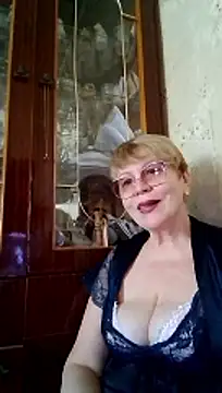Snapshot of SophieBurns chatting on July 14, 9:47 am SophieBurns online show from July 14, 9:47 am