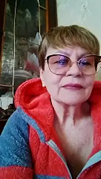 SophieBurns online show from April 15, 11:27 am