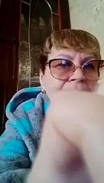 SophieBurns online show from April 14, 8:41 am