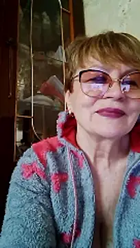 Snapshot of SophieBurns chatting on May 7, 8:28 am SophieBurns online show from May 7, 8:28 am