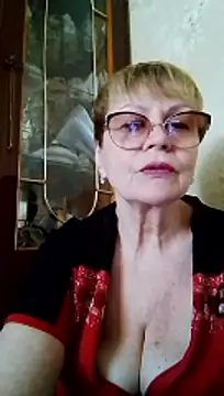 Snapshot of SophieBurns chatting on June 14, 10:05 am SophieBurns online show from June 14, 10:05 am