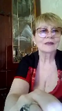 Snapshot of SophieBurns chatting on June 19, 11:16 am SophieBurns online show from June 19, 11:16 am