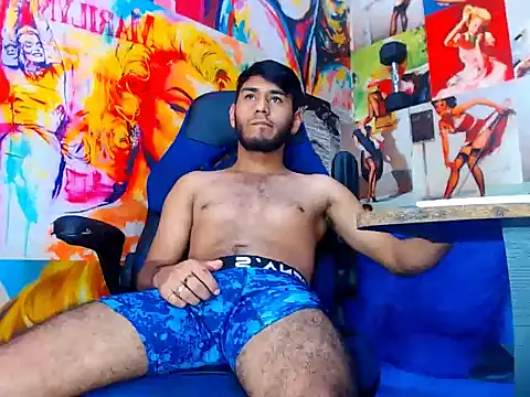 warmNoah online show from April 16, 9:39 pm