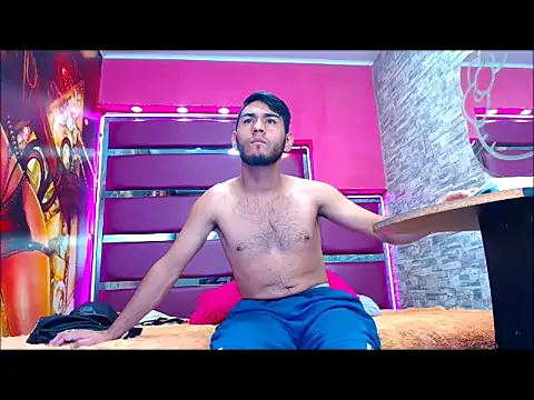 warmNoah online show from April 14, 7:41 pm