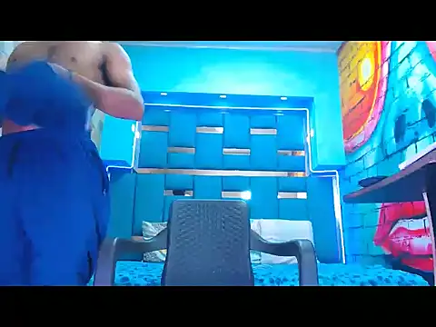 warmNoah online show from February 20, 6:26 am