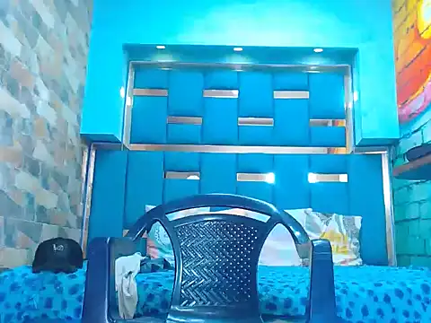 warmNoah online show from February 21, 3:03 pm