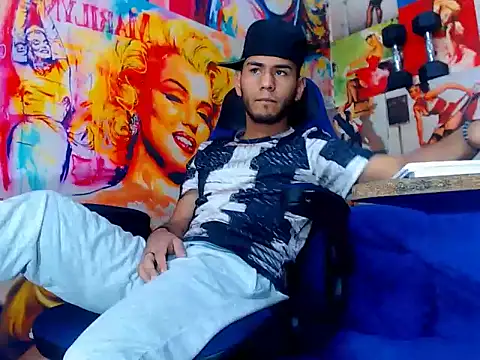 warmNoah online show from March 30, 7:15 pm