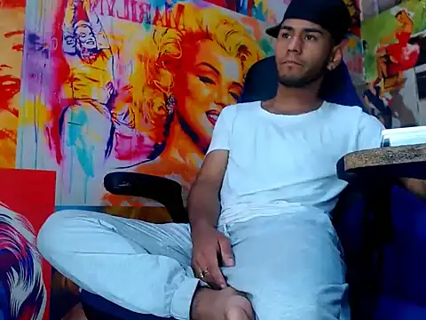 warmNoah online show from March 23, 7:14 pm