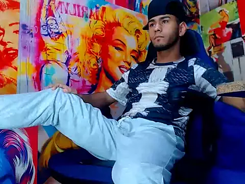 warmNoah online show from March 31, 12:29 pm