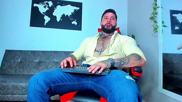 Alessrose online show from February 14, 8:20 pm