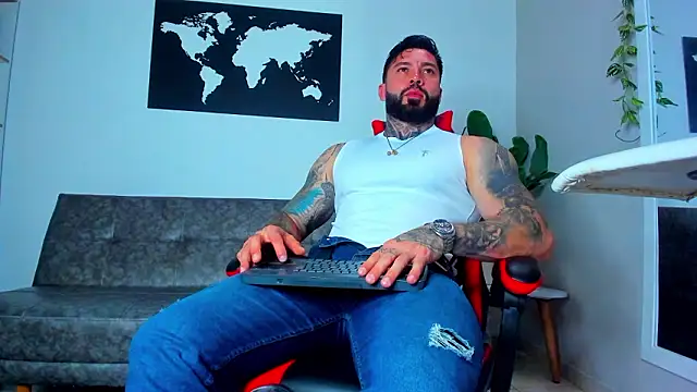 Alessrose online show from February 15, 7:35 pm