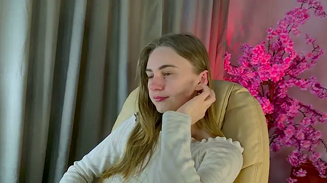 Erica Grace online show from April 5, 7:59 am