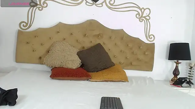 Snapshot of CloeCastillo chatting on February 28, 4:01 am CloeCastillo online show from February 28, 4:01 am