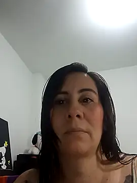 Sophie Tyler online show from April 29, 3:00 am