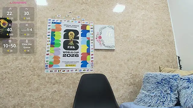 Snapshot of Sophie_Tyler chatting on June 3, 1:45 pm Sophie Tyler online show from June 3, 1:45 pm