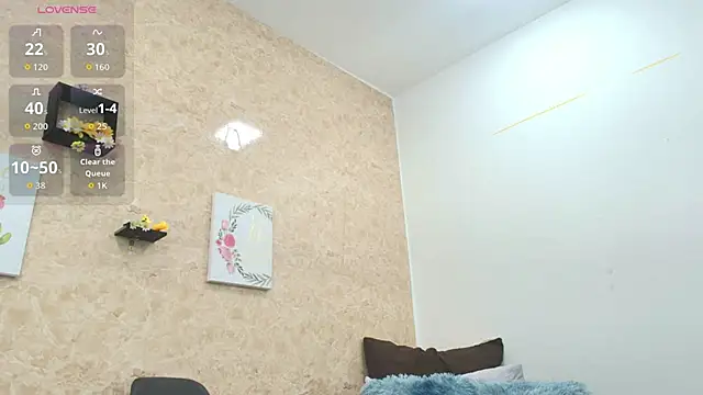 Sophie Tyler online show from March 19, 1:44 pm