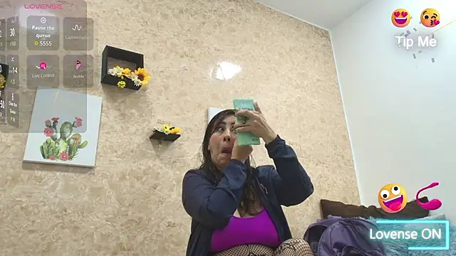 Sophie Tyler online show from March 18, 1:46 pm